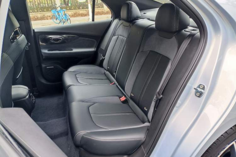 Used GAC Trumpchi EMPOW 2024 400T Automatic Yingbao R PRO Edition Interior 9