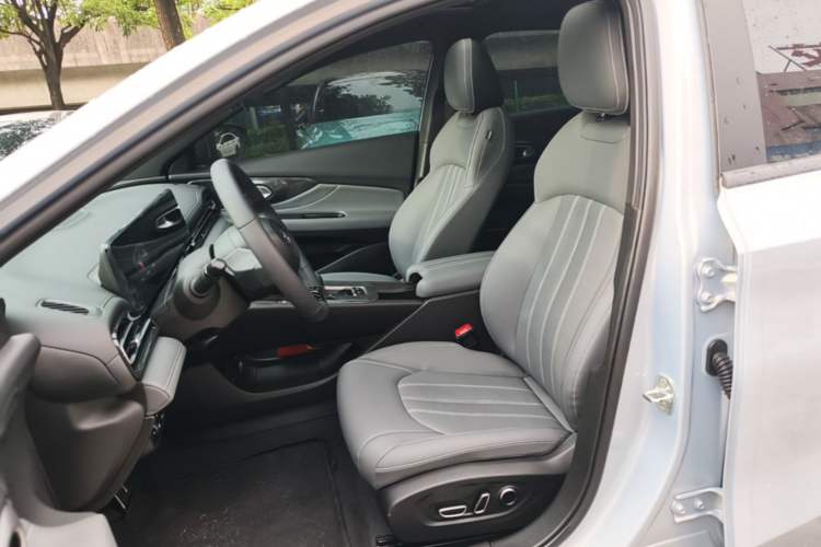 Used GAC Trumpchi EMPOW 2024 270T DCT Yingbao R-Style Edition Left Front Seat