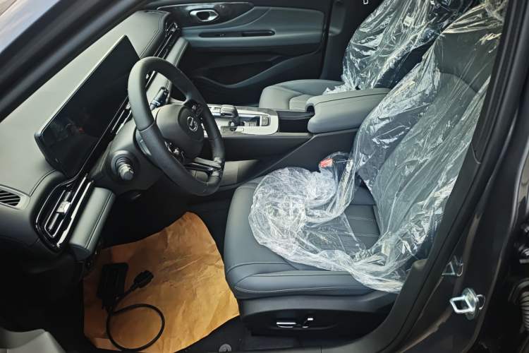 Used GAC Trumpchi EMPOW 2024 270T DCT Yingbao S Edition Left Front Seat
