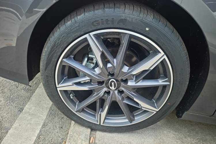 Used GAC Trumpchi EMPOW 2024 270T DCT Yingbao S Edition Left Front Wheel Hub
