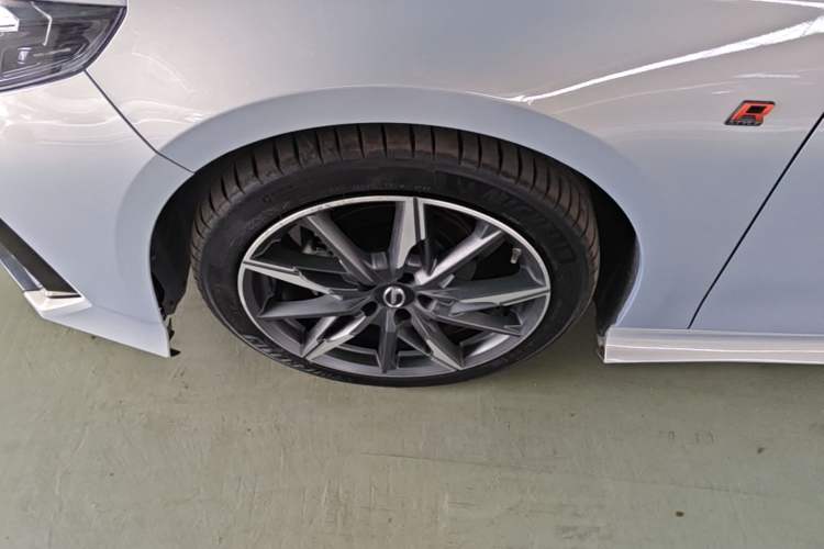 Used GAC Trumpchi EMPOW 2024 270T DCT Yingbao R-Style Edition Left Front Wheel Hub
