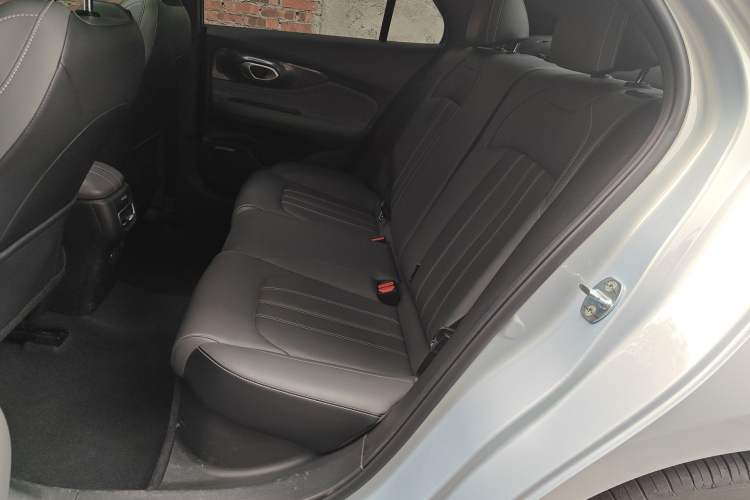 Used GAC Trumpchi EMPOW 2024 270T DCT Yingbao S Edition Left Rear Seat