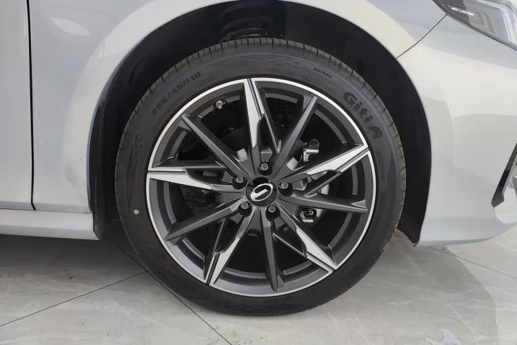 Used GAC Trumpchi EMPOW 2024 270T DCT Yingbao S Edition Left Rear Wheel Hub