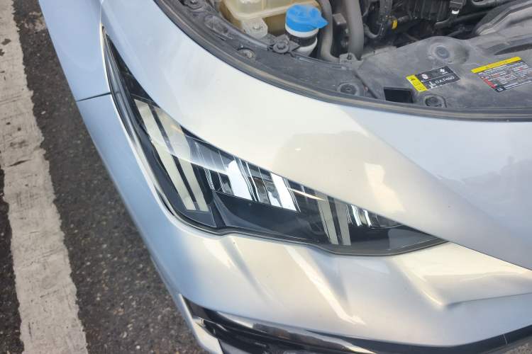 Used GAC Trumpchi EMPOW 2024 400T Automatic Yingbao R MAX Edition Right Front Headlight