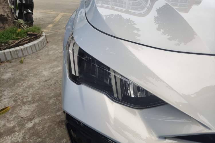 Used GAC Trumpchi EMPOW 2024 400T Automatic Yingbao R MAX Edition Right Front Headlight