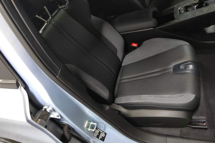Used GAC Trumpchi EMPOW 2024 400T Automatic Yingbao R PRO Edition Right Front Seat
