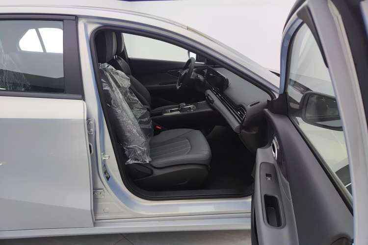 Used GAC Trumpchi EMPOW 2024 270T DCT Yingbao S Edition Right Front Seat