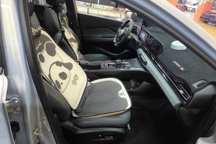 Used GAC Trumpchi EMPOW 2024 270T DCT Yingbao R-Style Edition Right Front Seat