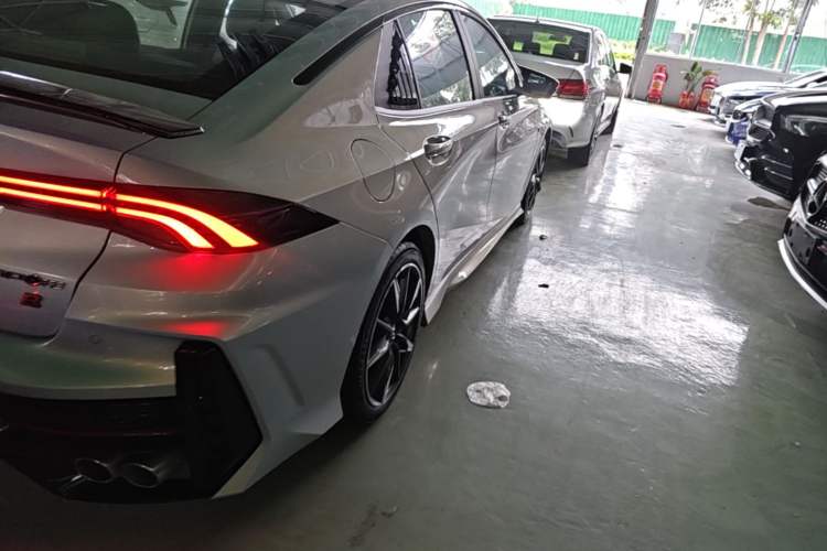 Used GAC Trumpchi EMPOW 2024 270T DCT Yingbao R-Style Edition Right Rear Taillight
