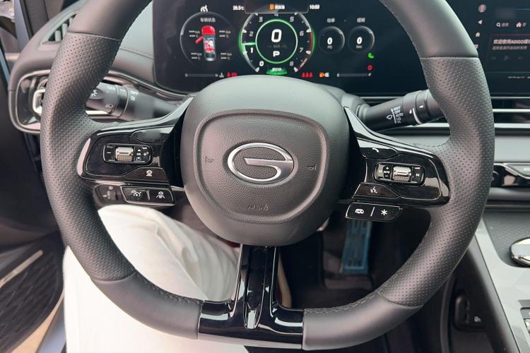 Used GAC Trumpchi EMPOW 2024 270T DCT Yingbao R-Style Edition Steering Wheel