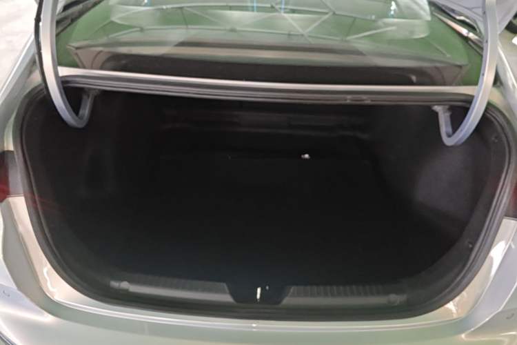 Used GAC Trumpchi EMPOW 2024 270T DCT Yingbao R-Style Edition Trunk