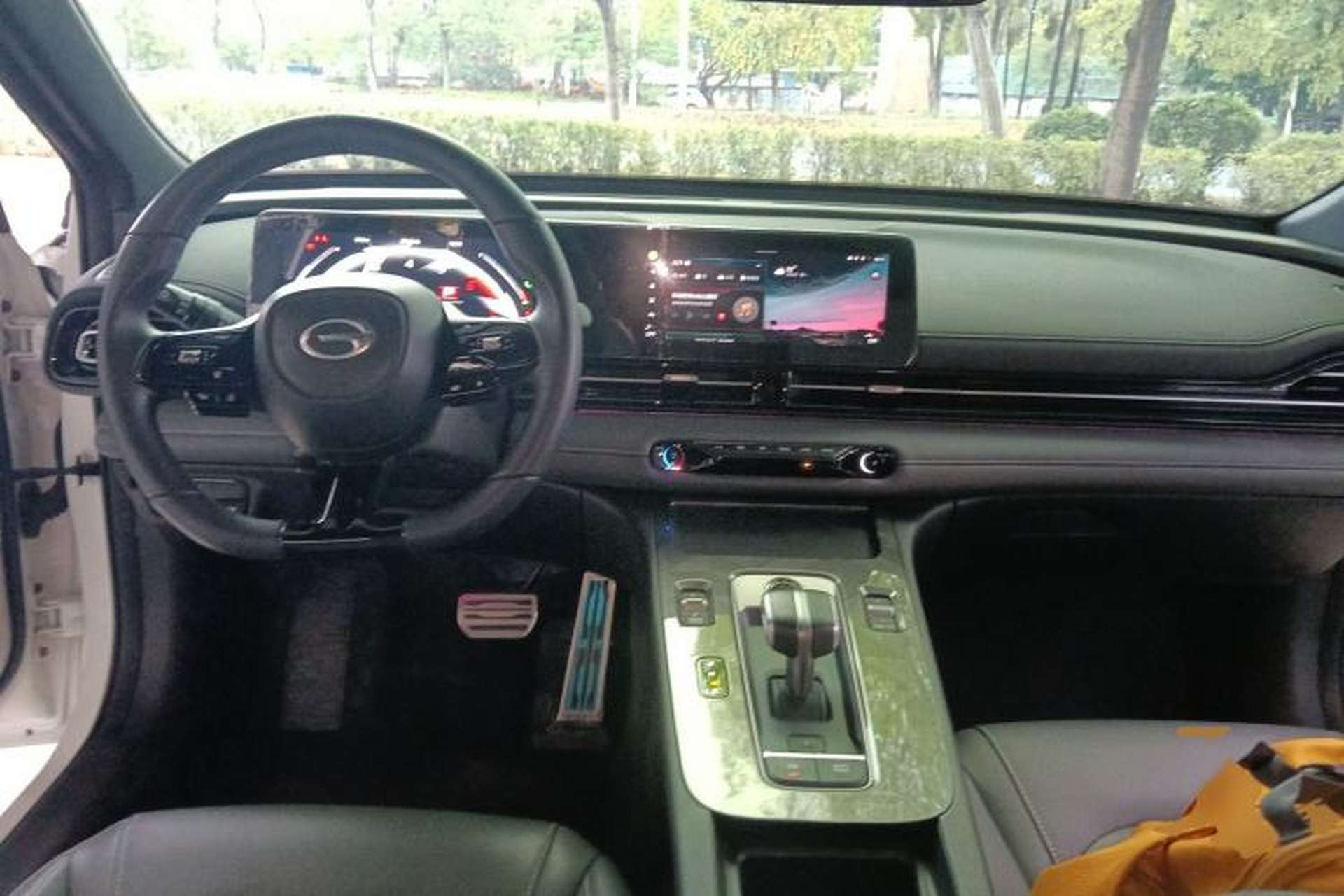 Used GAC Trumpchi EMPOW 2024 270T DCT Yingbao R-Style Edition Center Console