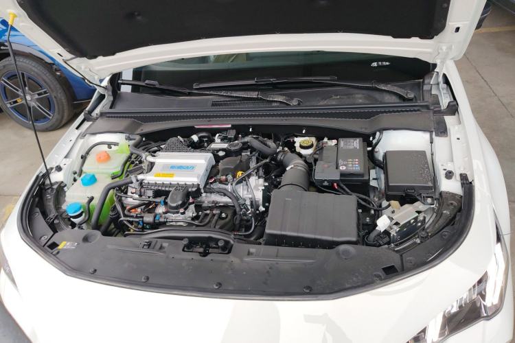 Used GAC Trumpchi EMPOW 2024 270T DCT Yingbao S Edition Engine Bay