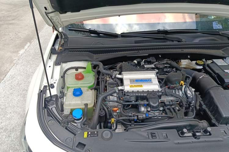 Used GAC Trumpchi EMPOW 2024 270T DCT Yingbao R-Style Edition Engine Bay Right