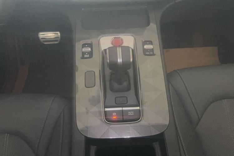 Used GAC Trumpchi EMPOW 2024 270T DCT Yingbao R-Style Edition Gear Lever