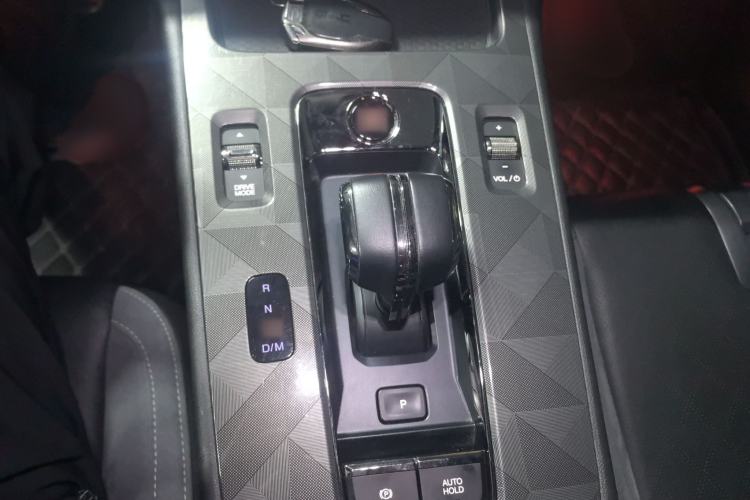 Used GAC Trumpchi EMPOW 2024 400T Automatic Yingbao R PRO Edition Gear Lever