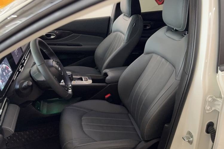 Used GAC Trumpchi EMPOW 2024 270T DCT Yingbao R-Style Edition Interior 1