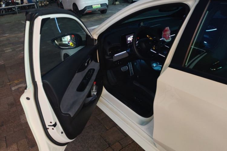 Used GAC Trumpchi EMPOW 2024 400T Automatic Yingbao R PRO Edition Interior 3