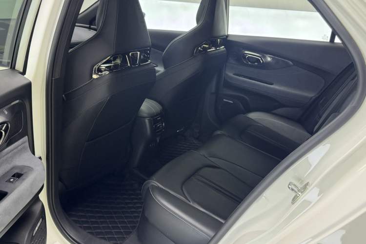 Used GAC Trumpchi EMPOW 2024 400T Automatic Yingbao R PRO Edition Interior 3
