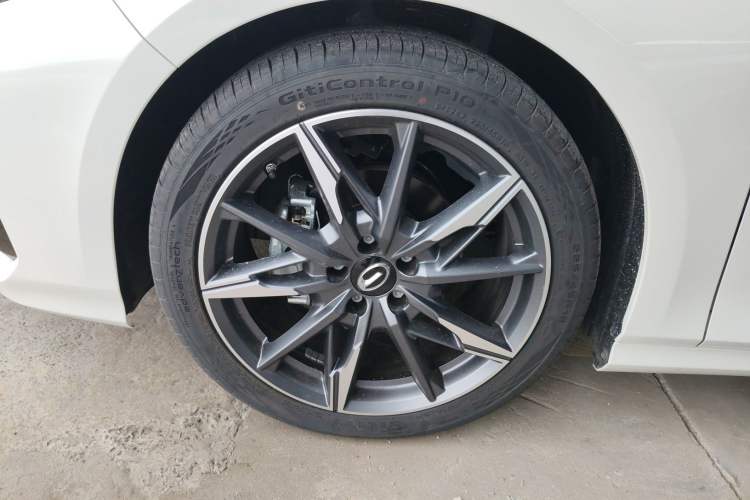Used GAC Trumpchi EMPOW 2024 270T DCT Yingbao S Edition Left Front Wheel Hub