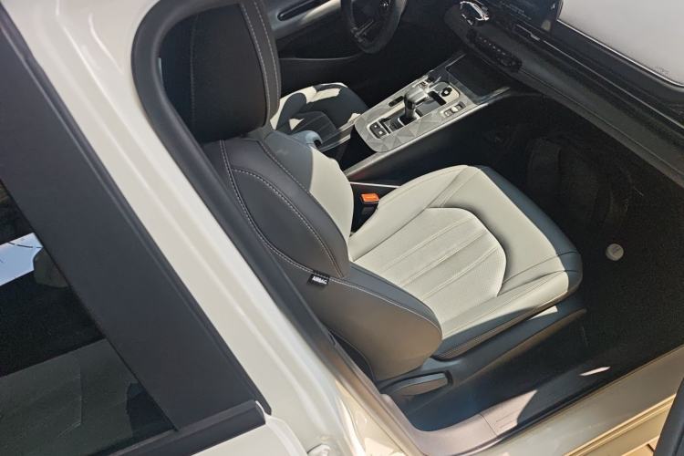 Used GAC Trumpchi EMPOW 2024 270T DCT Yingbao S Edition Right Front Seat