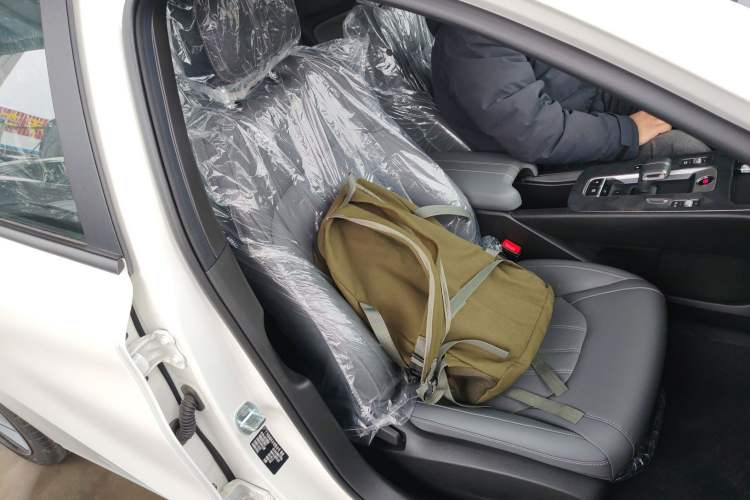 Used GAC Trumpchi EMPOW 2024 270T DCT Yingbao S Edition Right Front Seat