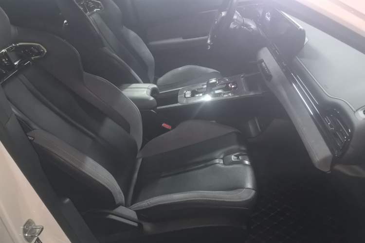 Used GAC Trumpchi EMPOW 2024 400T Automatic Yingbao R PRO Edition Right Front Seat