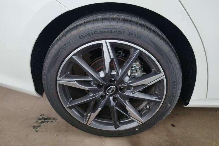 Used GAC Trumpchi EMPOW 2024 270T DCT Yingbao S Edition Right Rear Wheel Hub