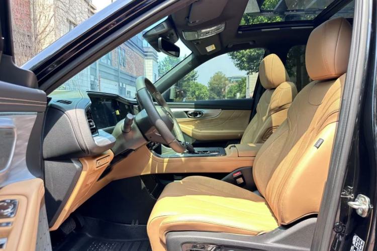 Used GAC Trumpchi ES9 2024 PHEV with 143 km Max Interior 6