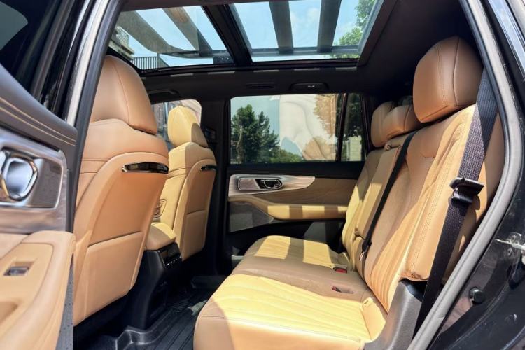 Used GAC Trumpchi ES9 2024 PHEV with 143 km Max Interior 7