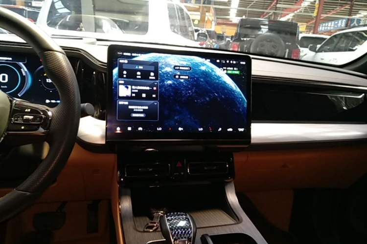 Used GAC Trumpchi ES9 2024 PHEV with 143 km Max Audio And AC Panel