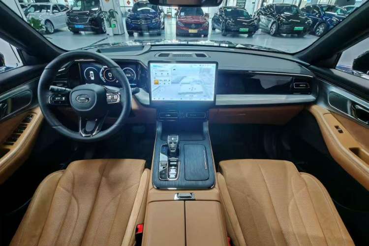 Used GAC Trumpchi ES9 2024 PHEV with 143 km Max Audio And AC Panel