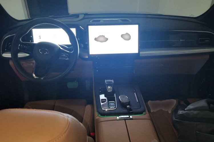 Used GAC Trumpchi ES9 2024 PHEV with 143 km Max Center Console