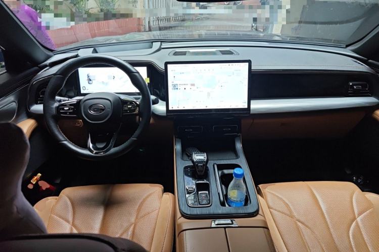 Used GAC Trumpchi ES9 2024 PHEV with 143 km Max Center Console