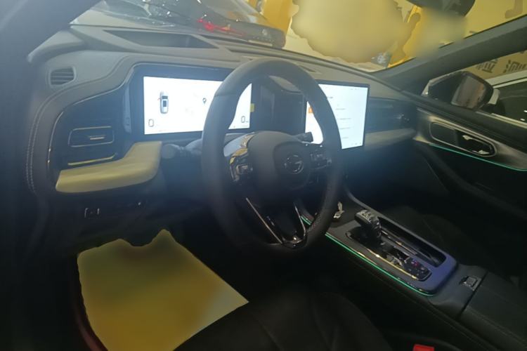Used GAC Trumpchi ES9 2024 PHEV with 143 km Max Center Console