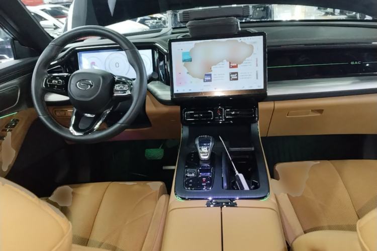 Used GAC Trumpchi ES9 2024 PHEV with 143 km Max Center Console