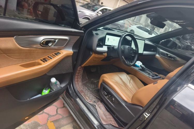 Used GAC Trumpchi ES9 2024 PHEV with 143 km Max Driver Seat