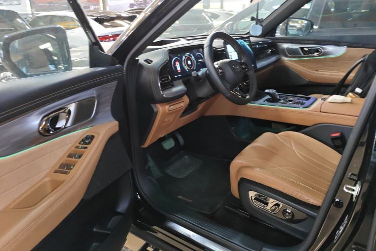 Used GAC Trumpchi ES9 2024 PHEV with 143 km Max Driver Seat
