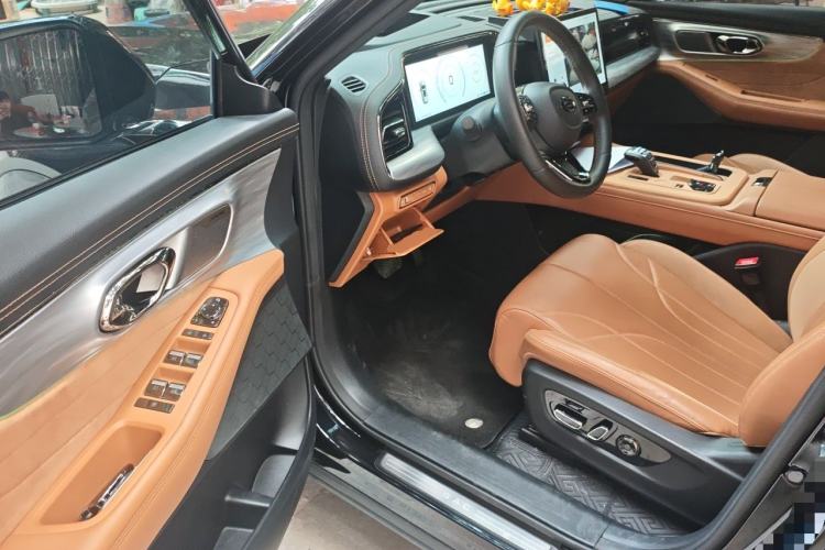 Used GAC Trumpchi ES9 2024 PHEV with 143 km Max Driver Seat