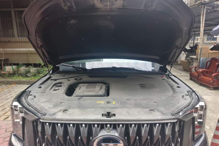 Used GAC Trumpchi ES9 2024 PHEV with 143 km Max Engine Bay
