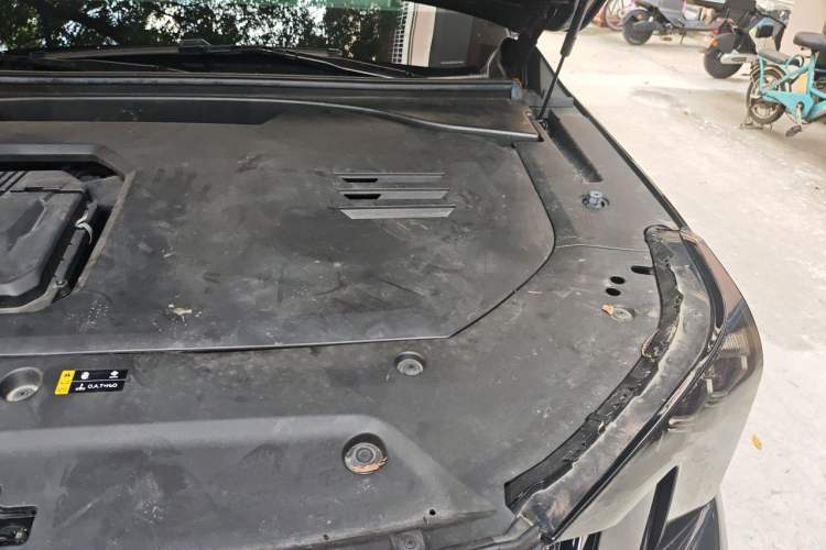 Used GAC Trumpchi ES9 2024 PHEV with 143 km Max Engine Bay Left
