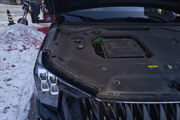 Used GAC Trumpchi ES9 2024 PHEV with 143 km Max Engine Bay Right