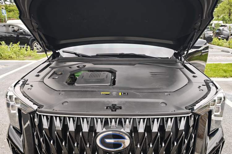 Used GAC Trumpchi ES9 2024 PHEV with 143 km Max Engine Bay