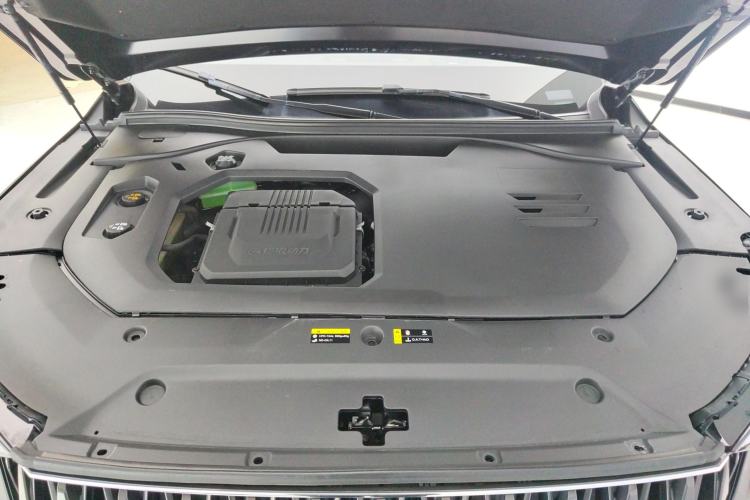 Used GAC Trumpchi ES9 2024 PHEV with 143 km Max Engine Bay