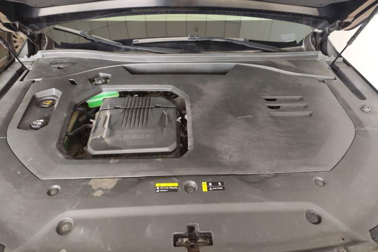 Used GAC Trumpchi ES9 2024 PHEV with 143 km Max Engine Bay