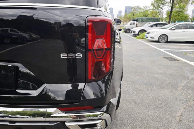 Used GAC Trumpchi ES9 2024 PHEV with 143 km Max Exterior 11