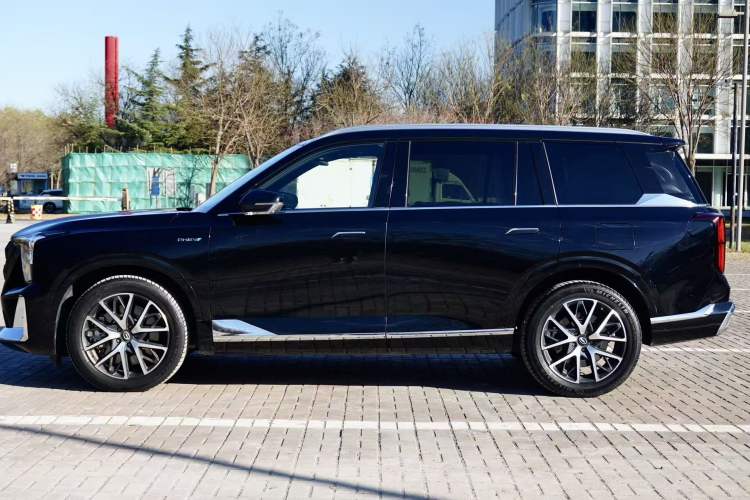 Used GAC Trumpchi ES9 2024 PHEV with 143 km Max Exterior 3