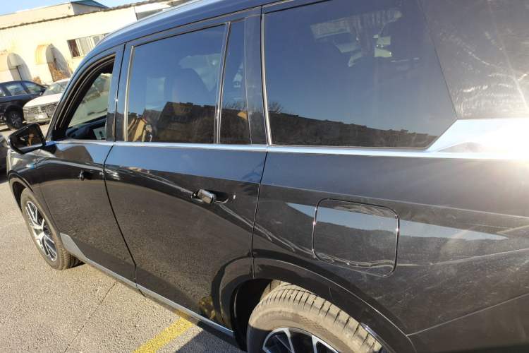 Used GAC Trumpchi ES9 2024 PHEV with 143 km Max Exterior 3