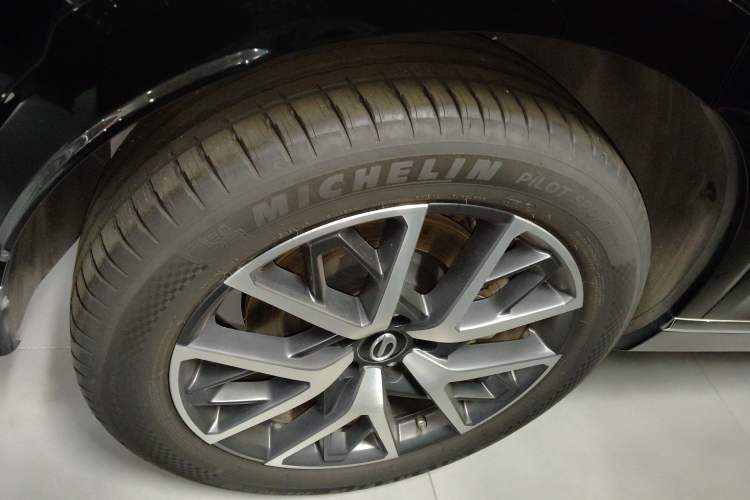 Used GAC Trumpchi ES9 2024 PHEV with 143 km Max Exterior 8