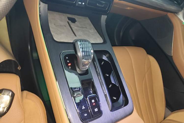 Used GAC Trumpchi ES9 2024 PHEV with 143 km Max Gear Lever